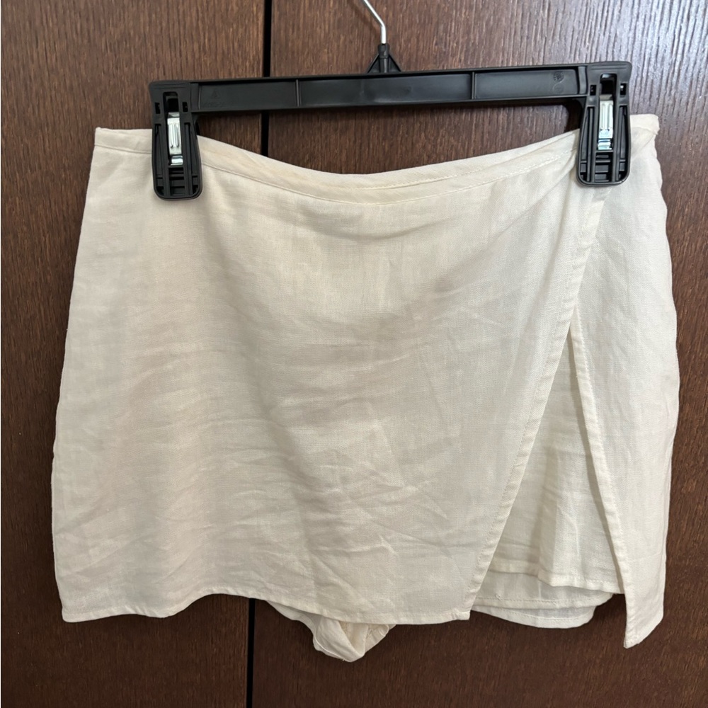 White linen skort